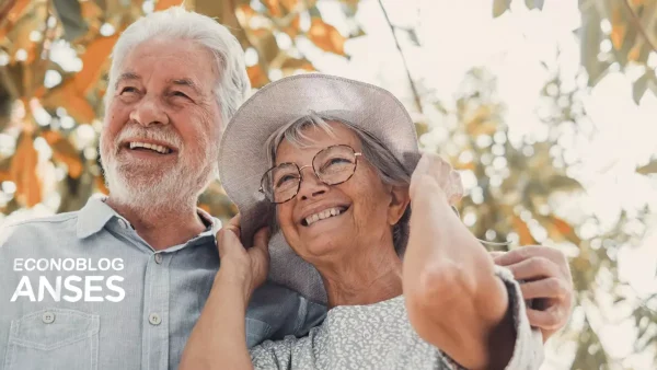 Jubilados de la Anses riendo